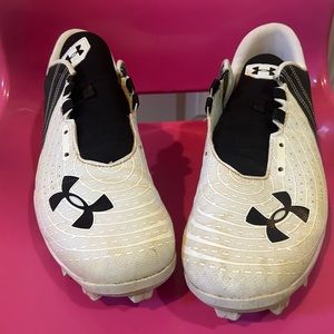 Men’s size 11.5 under Armour baseball cleats
